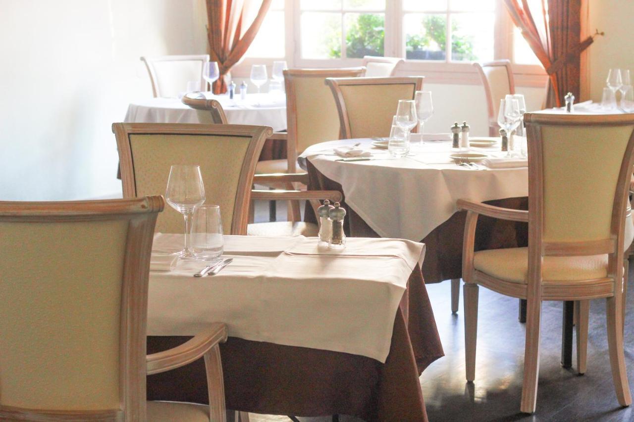 Logis Hotel & Restaurant Du Sauvage La Ferté-Gaucher Екстериор снимка