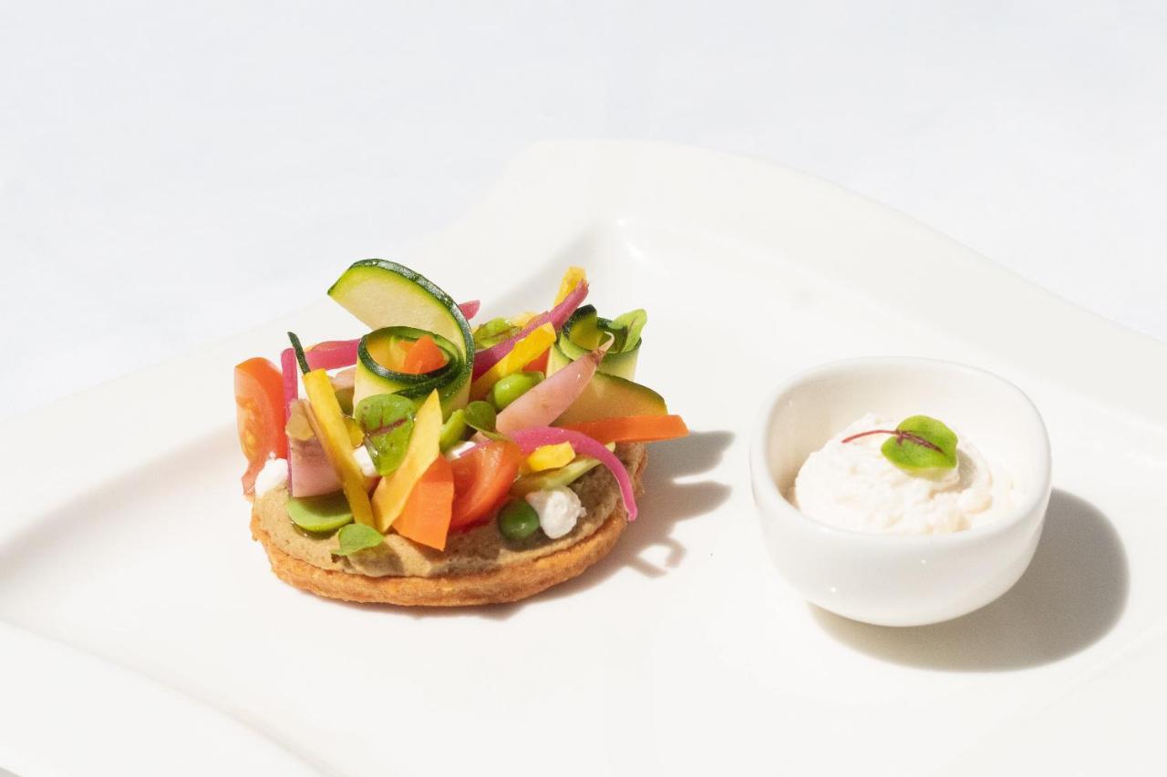 Logis Hotel & Restaurant Du Sauvage La Ferté-Gaucher Екстериор снимка