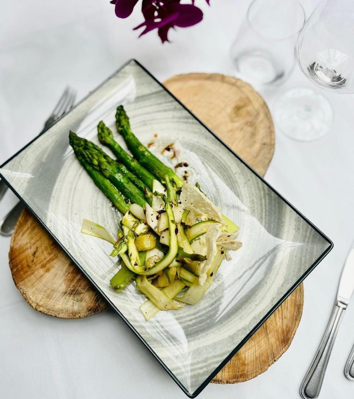 Logis Hotel & Restaurant Du Sauvage La Ferté-Gaucher Екстериор снимка